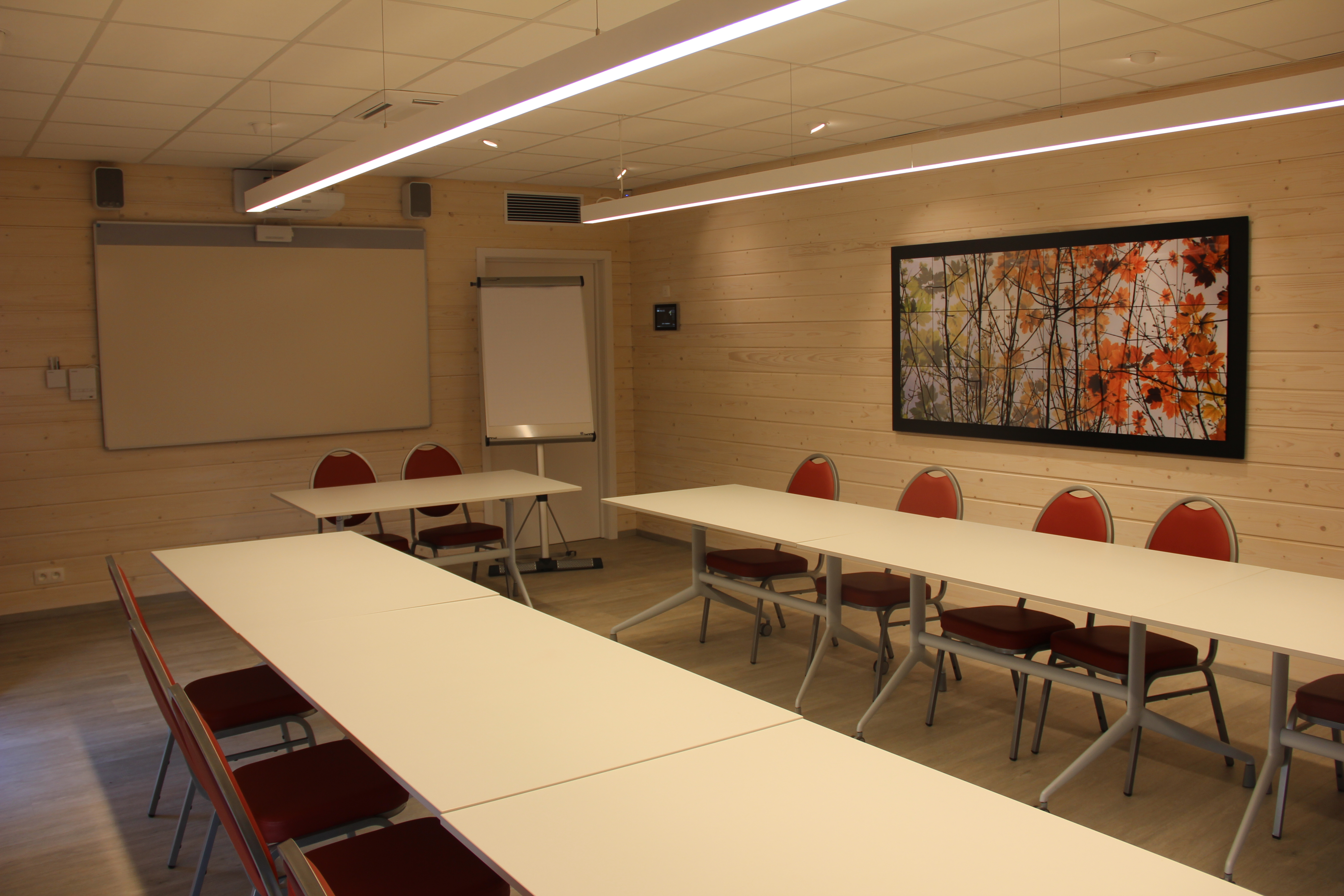 Brasserie-des-Fagnes-archi-Atelier-de-Tromcourt-grande-salle-séminaire-vue-interieur