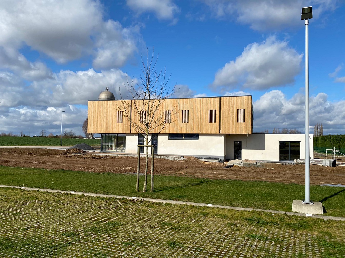 Stabilame-immeuble-de-bureaux-en-bois-Namur-côté-arbre