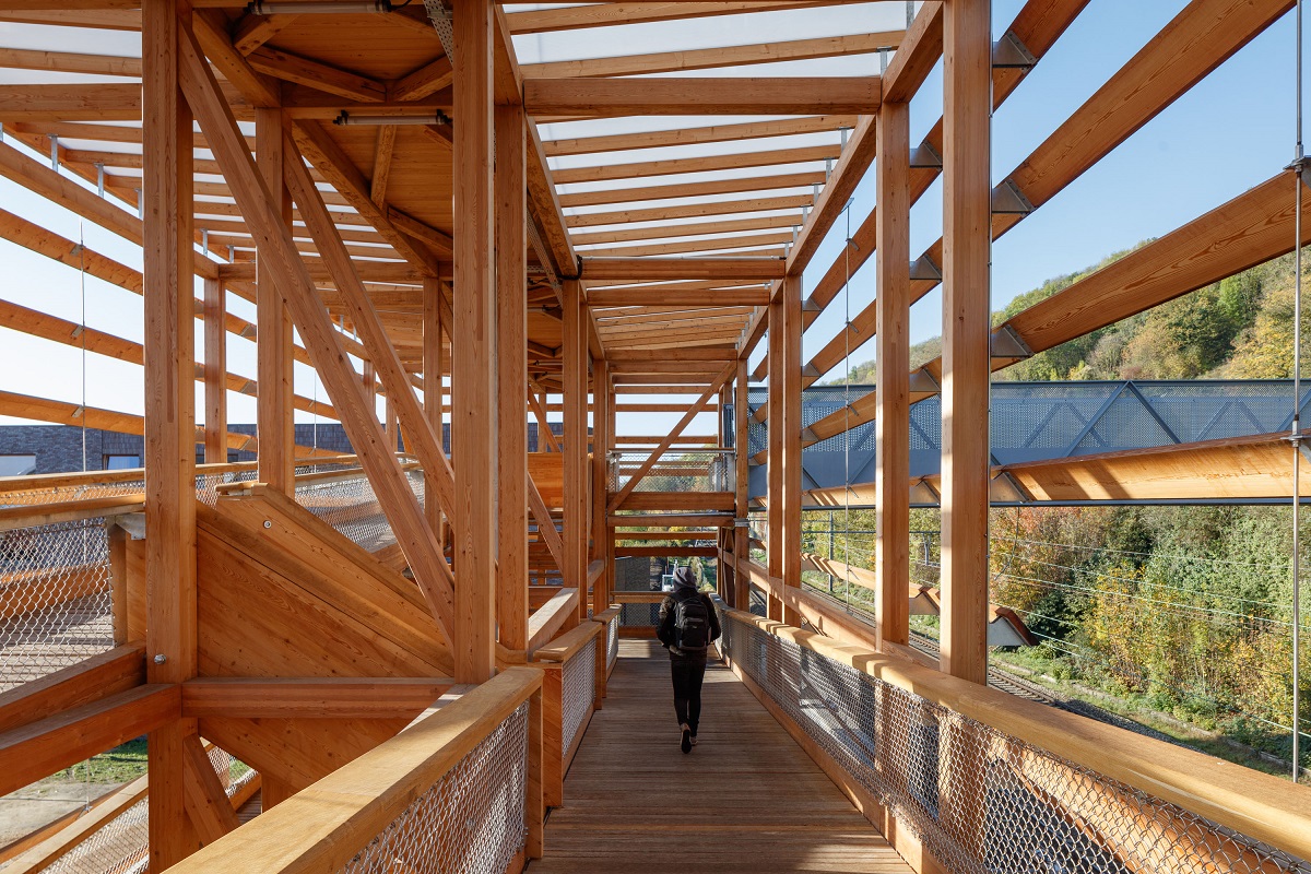 Stabilame-passerelle-en-bois-Vivegnis-vue-intérieure