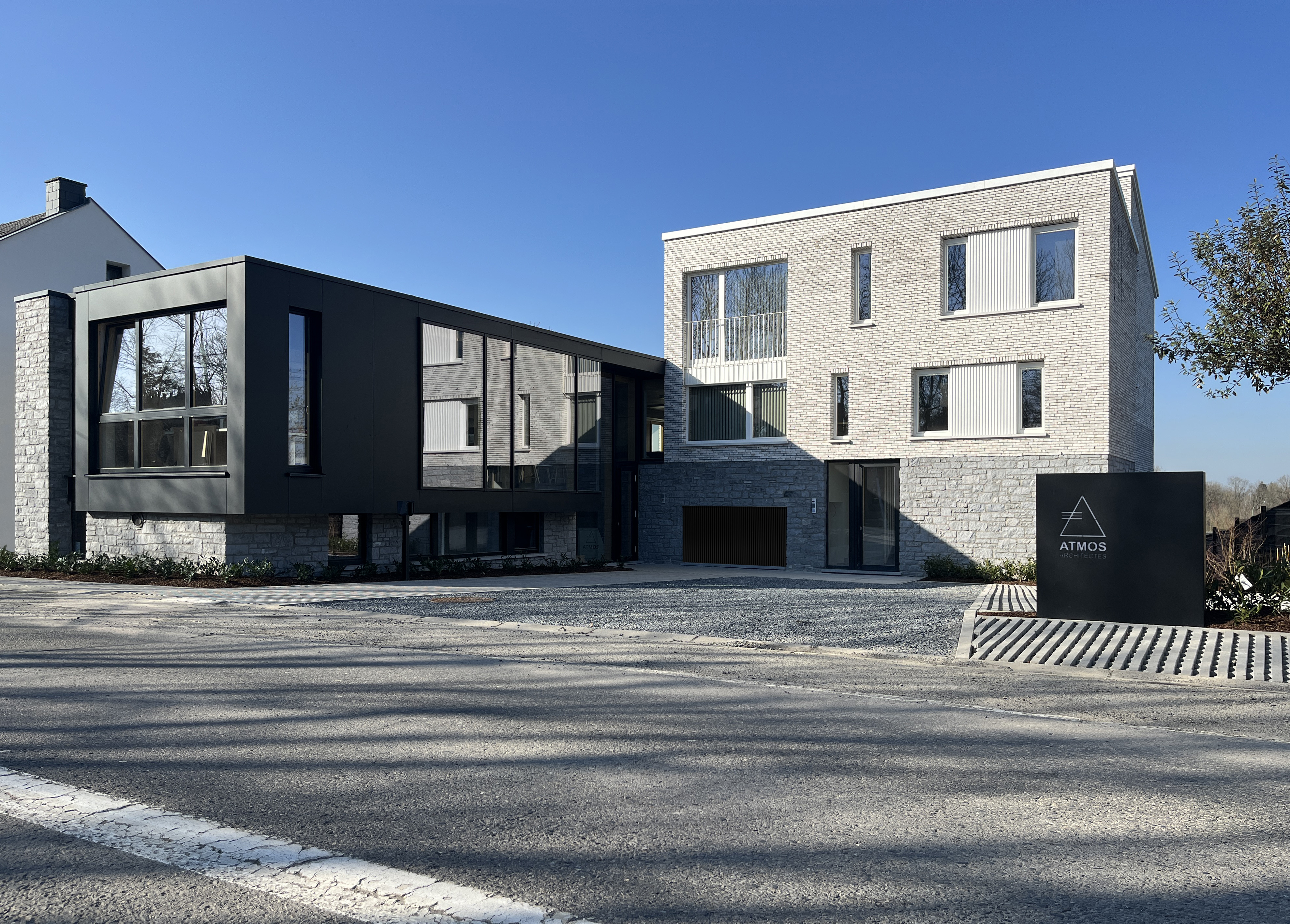 Stabilame-Atmos-Architectes-immeuble-mixte-bureaux-appartements-vue-facade-avant