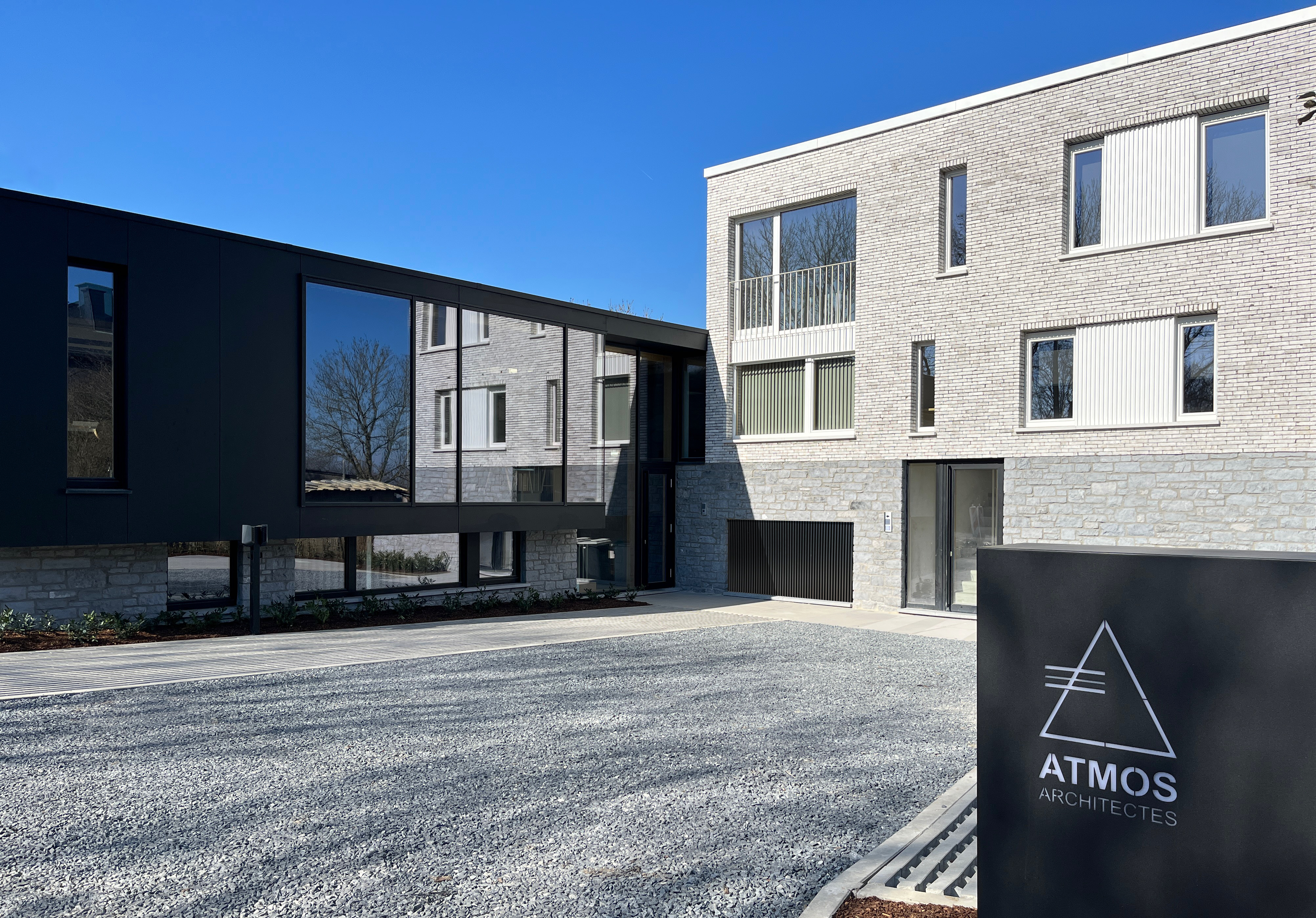 Stabilame-Atmos-Architectes-immeuble-mixte-bureaux-logements-vue-cote